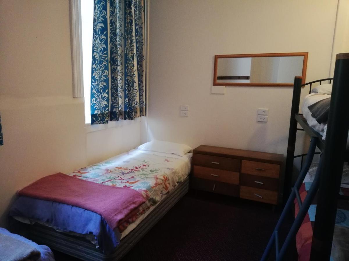 Empire Hotel Backpackers Oamaru Eksteriør bilde