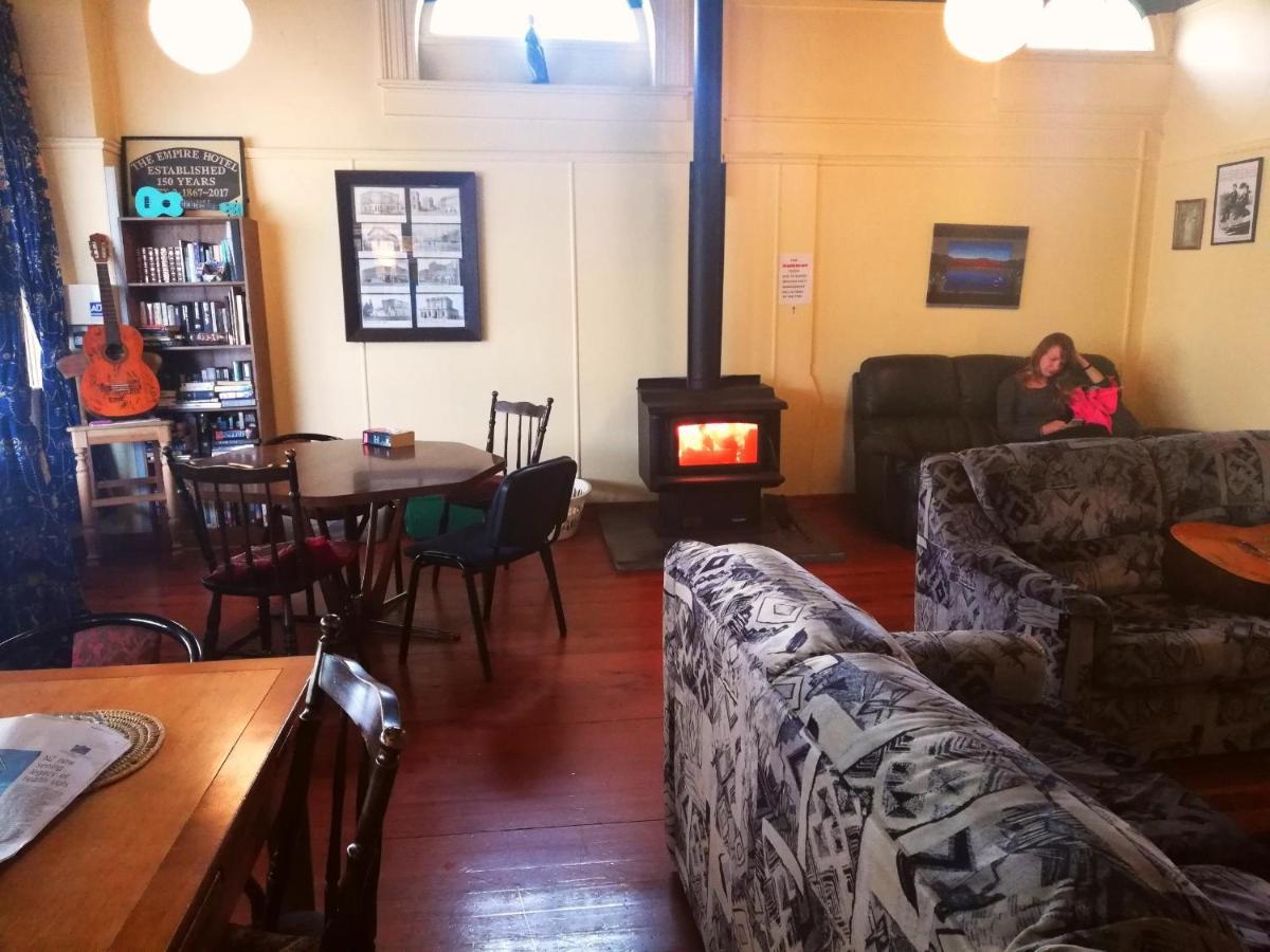Empire Hotel Backpackers Oamaru Eksteriør bilde