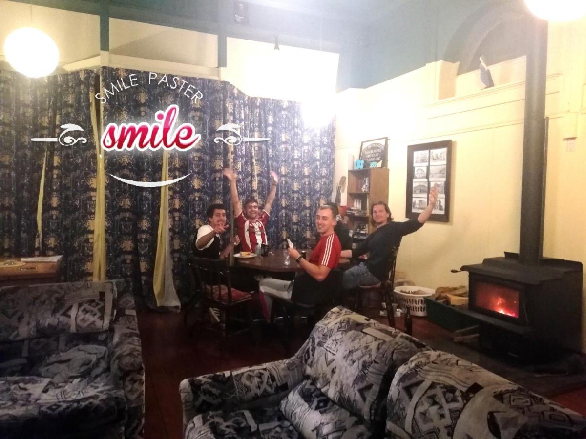 Empire Hotel Backpackers Oamaru Eksteriør bilde